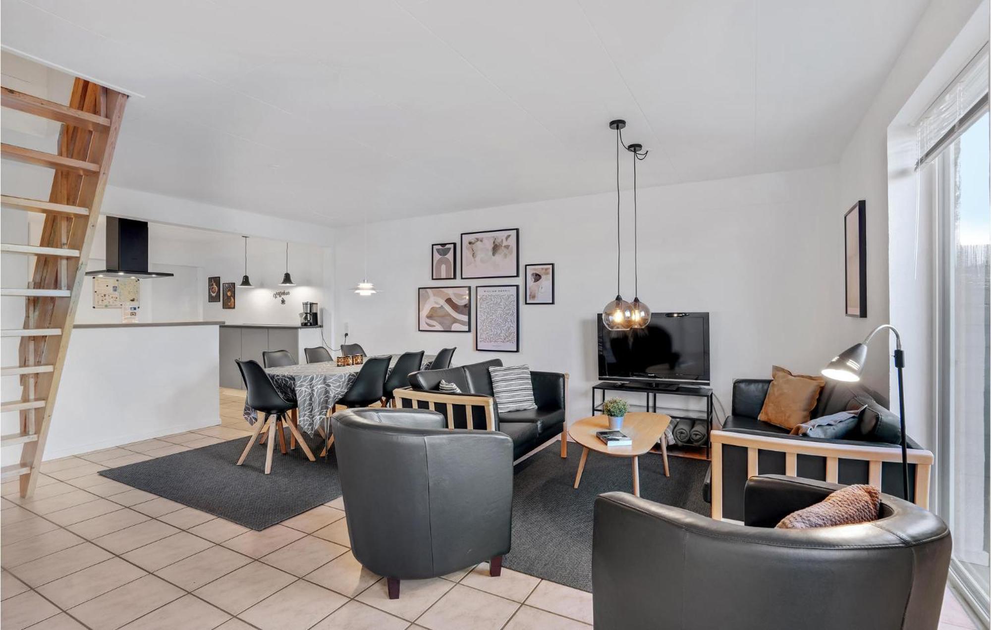 Amazing Home In Hvide Sande With Wifi Bjerregård Extérieur photo