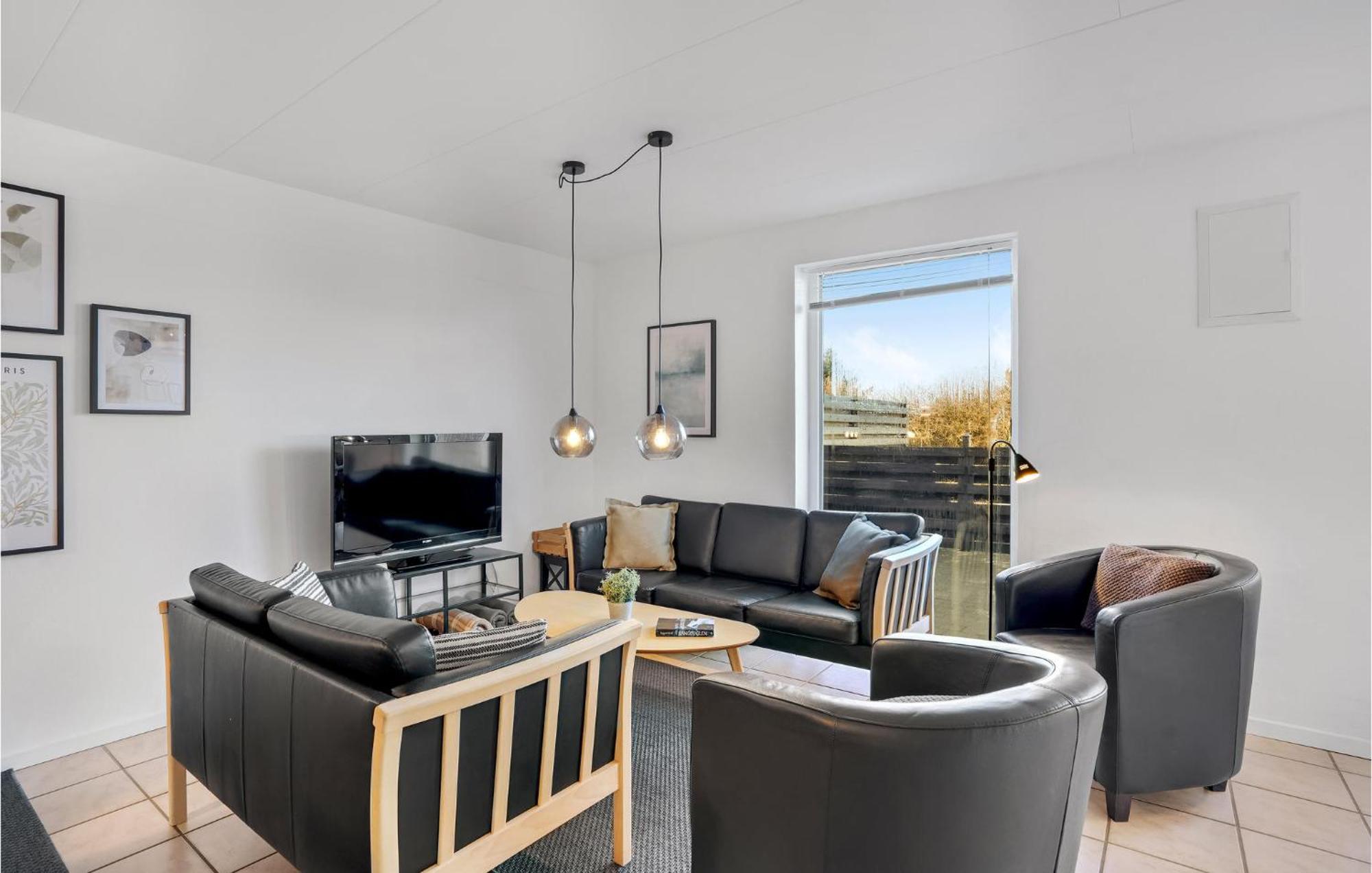 Amazing Home In Hvide Sande With Wifi Bjerregård Extérieur photo