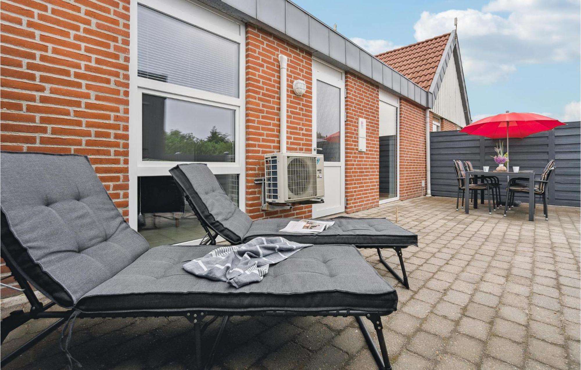 Amazing Home In Hvide Sande With Wifi Bjerregård Extérieur photo