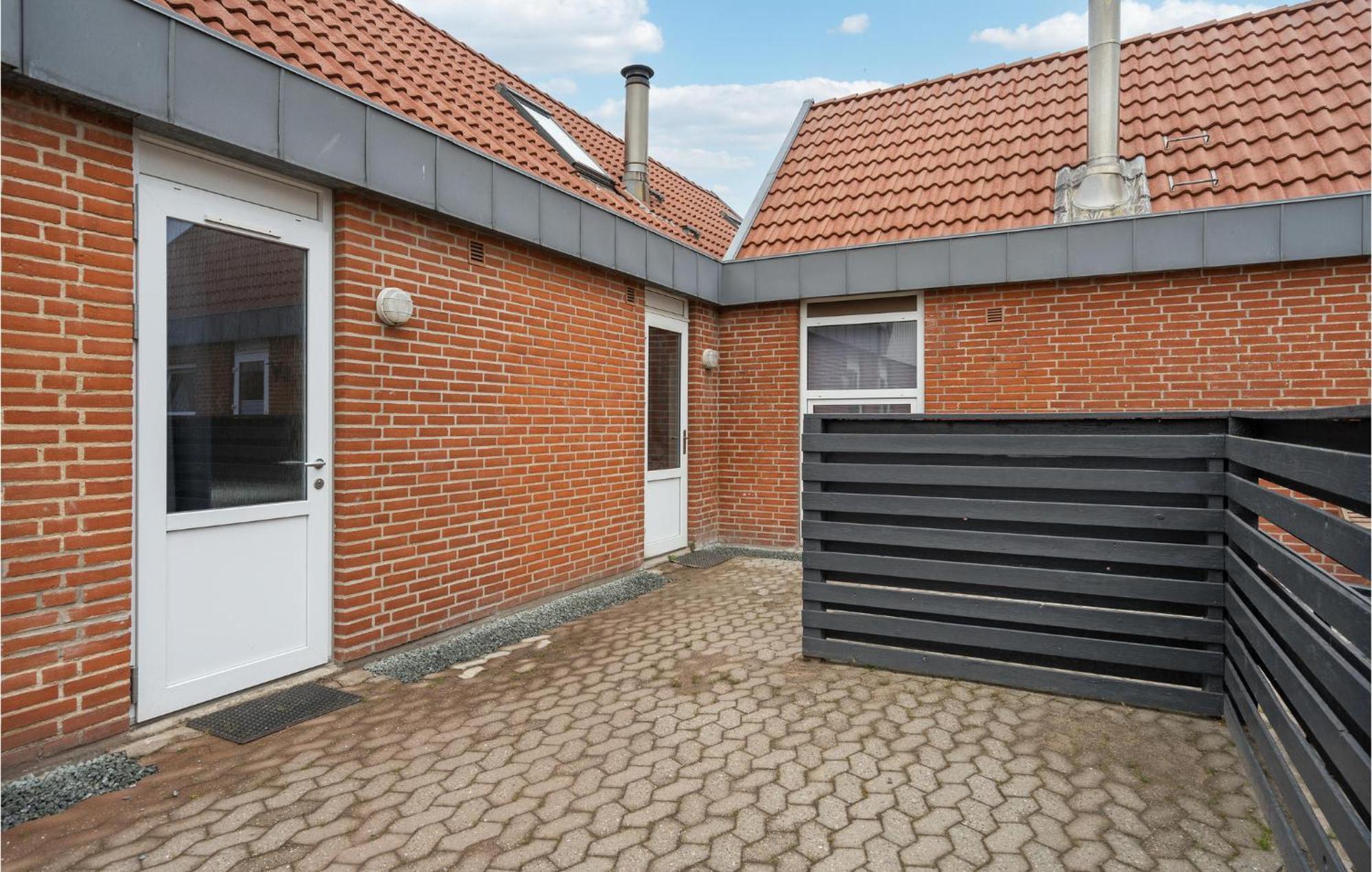 Amazing Home In Hvide Sande With Wifi Bjerregård Extérieur photo