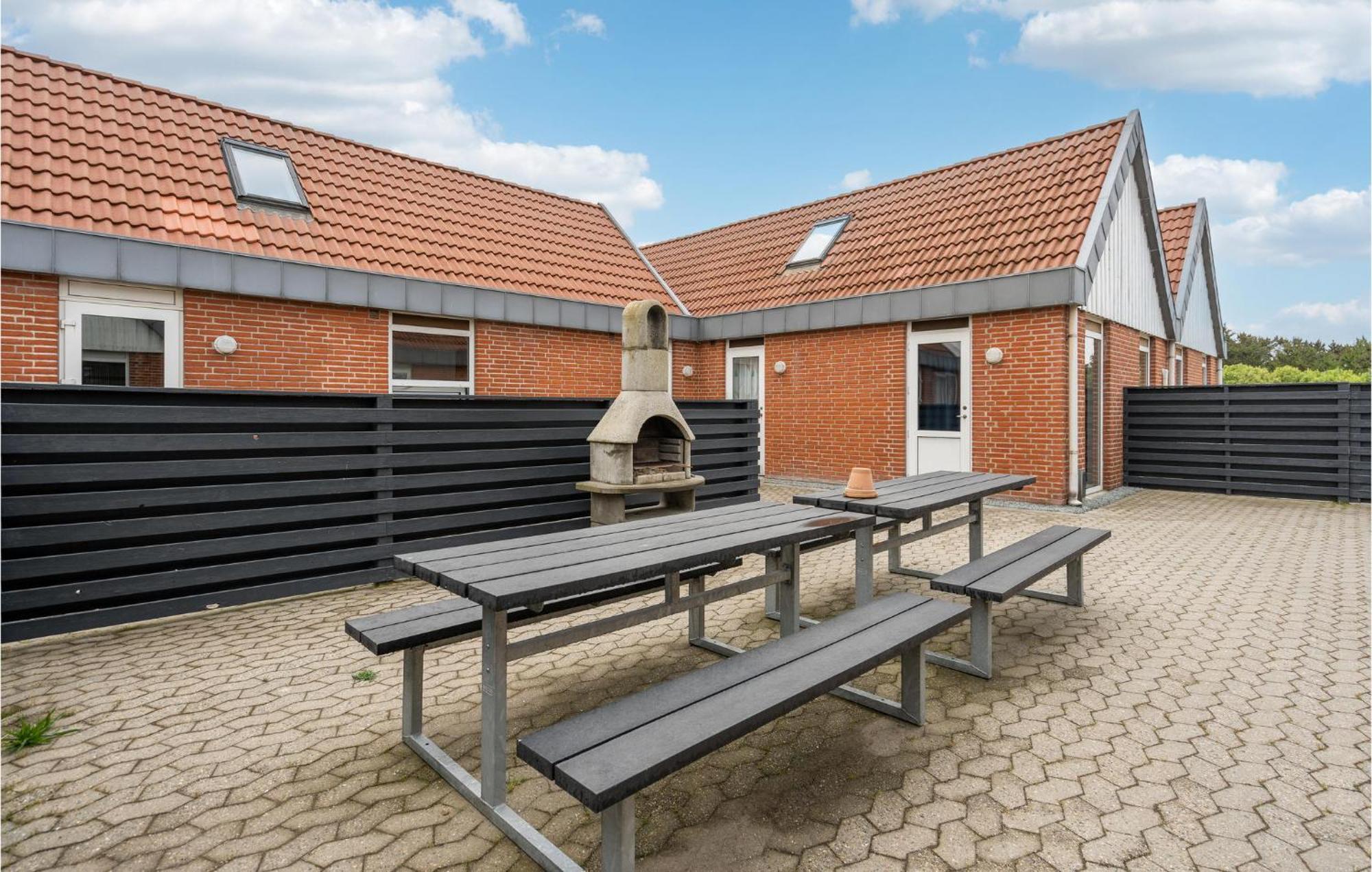 Amazing Home In Hvide Sande With Wifi Bjerregård Extérieur photo